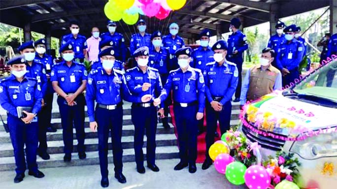 Mymensingh Range DIG Barrister Md. Harun-ur-Rashid launches a massive campaign over national emergency helpline '999' at the Mymensingh District Police Line on Saturday in a bid to prevent all crimes including rape and violence against women. Additional