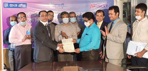 ABM Imtiaz Ahmed, Deputy Manager of Northern Electricity Supply Company (NESCO) Limited and Ahsan-Ul-Alam, SVP of Bank Asia Limited, exchanging an agreement signing document for utility bill collection through the banks Agent outlets, Micro-Merchant Point