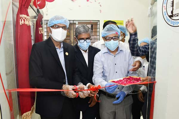 Dr Sultan Ahmed, Secretary of Power Division, inaugurating the 'Bangabondhu Avenue 3311 sub-station' at Bangabondhu Avenue in city's Gulistan area on Sunday as chief guest. Engineer Bikash Dewan, Managing Director and other senior officials of Dhaka P