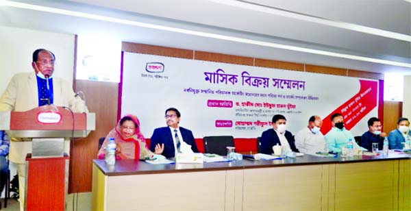 Dr. Hakim Md. Yousuf Harun Bhuiyan, Managing Director and Chief Mutawalli of Hamdard Laboratories (Waqf) Bangladesh and founder of Hamdard University, addressing at Monthly Sales Conference of the company at its head office in the city on Monday. High off