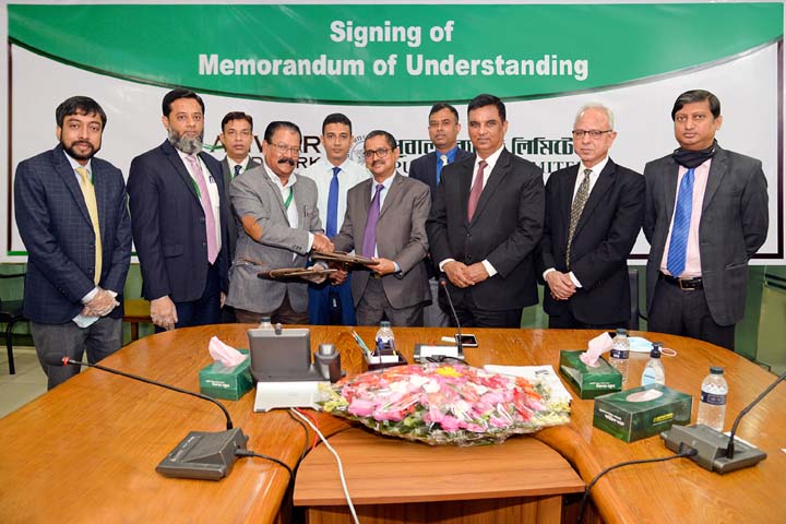Dewan Jamil Masud, GM of Consumers Credit Division of Pubali Bank Limited and Engr. Afzal Uddin Ahmed, Adviser of Anwar Landmark Limited, exchanging a MoU signing document at the banks head office in the city on Thursday. Under the deal, the bank will pro