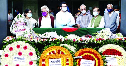 Different cultural organizations paid floral homage to the body of noted actor Aly Zaker on the premises of Muktijuddho Jadughar (Liberation War Museum) at Sher-e-Bangla Nagar in the city on Friday.