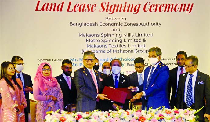 Bangladesh Economic Zones Authority (BEZA) and the Maxons Group Limited, sign an agreement at a city hotel on Monday for leasing 30 acres of land at Bangabandhu Sheikh Mujib Shilpa Nagar (BSMSN). BEZA's Executive Member Md Abdul Mannan and Md Showkat Ali