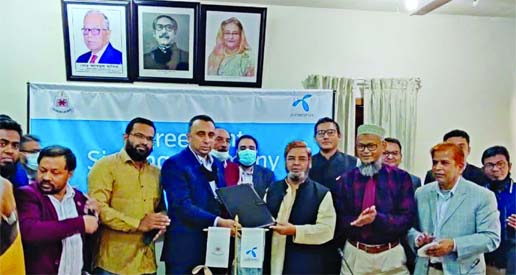 Grameenphone (GP) signed a Memorandum of Understanding (MoU) with Mawlana Bhashani Science and Technology University (MBSTU) at a ceremony held at varsity on Wednesday. The agreement will allow the university to use bulk data services from Grameenphone to