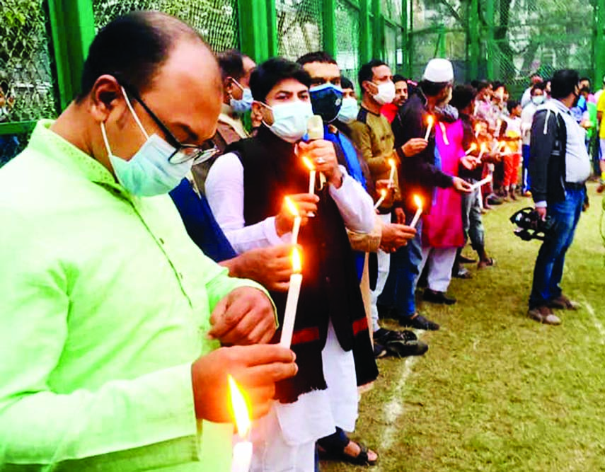 Councillor of 26 No. Ward of DSCC Hasibur Rahman Manik, among others, at a human chain formed at Abdul Halim Playground (Lalbagh) on Saturday in protest against vandalizing of Bangabandhu's sculpture.
