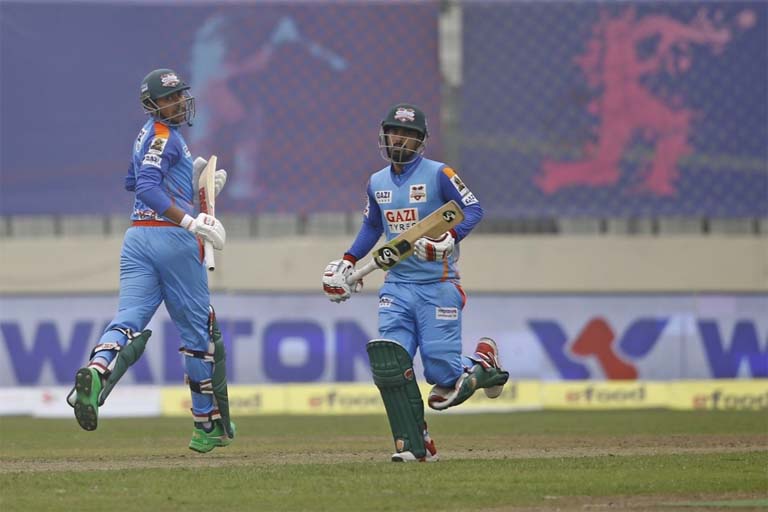 Soumya Sarkar (left) and Liton Das of Gazi Group Chattogram running between the wickets during the match of the Bangabandhu T20 Cup Cricket against Minister Group Rajshahi at the Sher-e-Bangla National Cricket Stadium in the city's Mirpur on Saturday. Th
