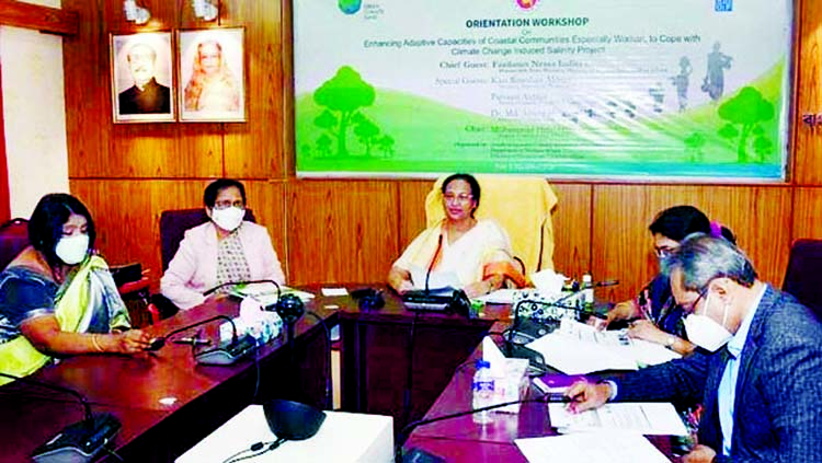 State Minister for Women and Children Affairs Fazilatunnesa Indira speaks at a workshop as the chief guest at Bangladesh Shishu Academy conference room in the capital on Sunday.