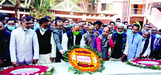 The newly-elected Committee of North-Bengal Diploma Engineers Association pay homage to Father of the Nation Bangabandhu Sheikh Mujibur Rahman by placing wreaths at his grave in Tungipara on Saturday noon.