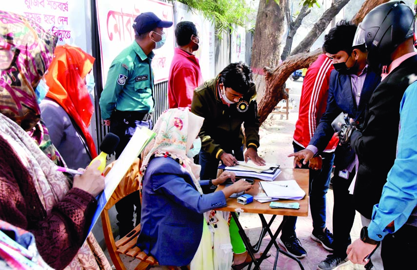 Environment Directorate conducts a mobile court drive against unnecessary honk in front of the city's Bidyut Bhaban on Wednesday.