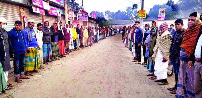 A cross-section of people form a human chain demanding justice for Anushka Noor Amin, an 'O' level student of Mastermind School in Dhaka who died of rape, in Piarpur of Kushtia district on Saturday morning.