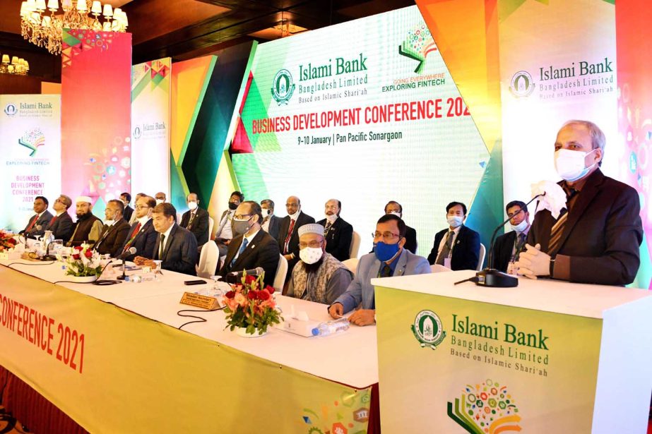 Professor Md. Nazmul Hassan, Chairman of Islami Bank Bangladesh Limited, speaking at its concluding session of the 'Business Development Conference' held at a hotel in the city on Sunday. Mohammed Monirul Moula, Managing Director and CEO, Professor Dr.