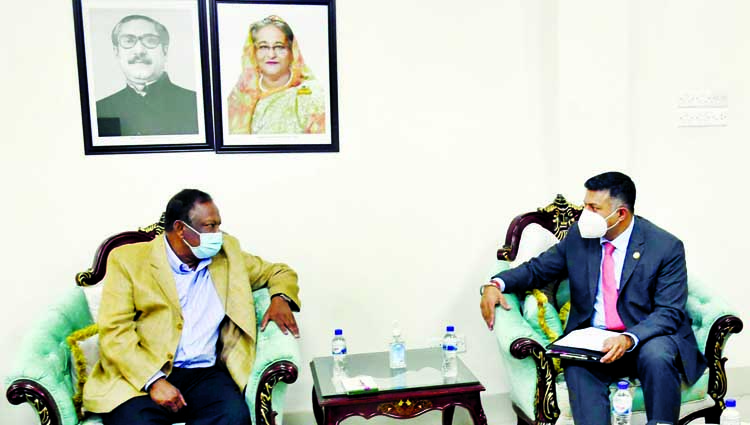 Indian High Commissioner to Bangladesh Vikram Kumar Doraiswami calls on Commerce Minister Tipu Munshi at the latter's office of the ministry on Monday.