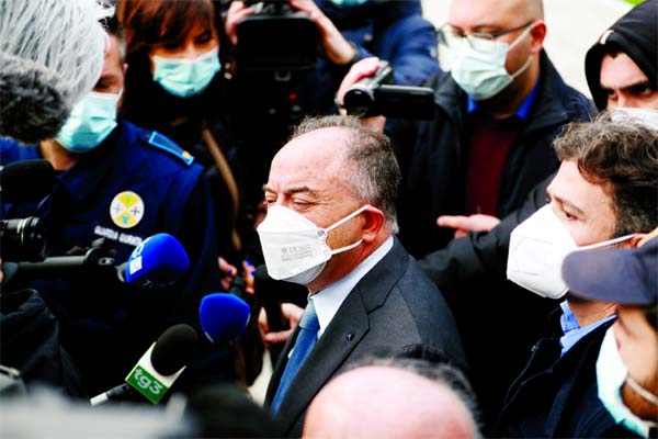 Prosecutor Nicola Gratteri speaks to the media as he arrives to the tribunal for the trial of 355 suspected members of the 'Ndrangheta mafia accused of an array of charges