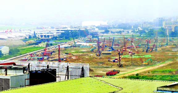 The construction work of Dhaka's Hazrat Shahjalal International Airport (HSIA) Terminal 3 is under way.