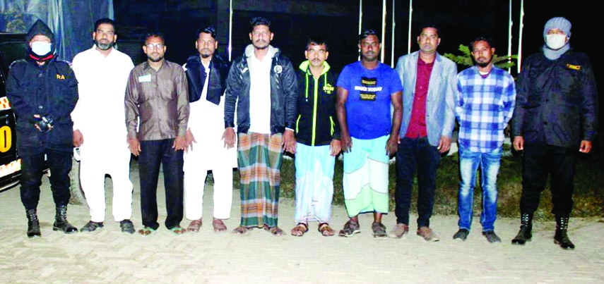 RAB-10 nabs seventeen gamblers conducting raids in the city's Chwakbazar and South Keraniganj areas on Friday night.