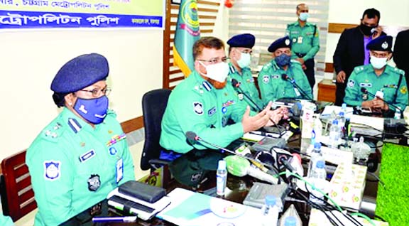 Chattogram Metropolitan Police Commissioner Saleh Md. Tanvir briefs journalists at the CMP's conference hall on Sunday.