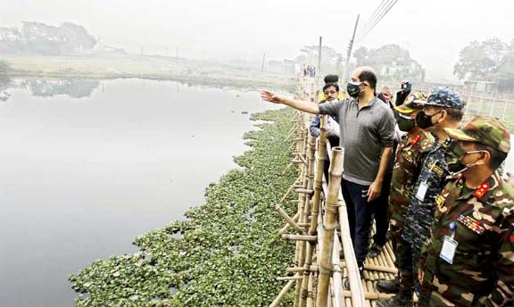 Mayor of Dhaka North City Corporation Atiqul Islam inspects 11 Swarani area and Suti Bhola Canal of 37 No. Ward under the corporation on Wednesday and assures the people to excavate properly.