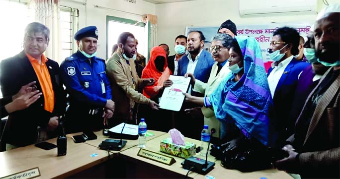 A total of 75 of landless families in Indurkani Upazila of Pirojpur district received houses on Saturday as a gift from Prime Minister Sheikh Hasina on the occasion of the 'Mujib Barsho'. Upazila Chairman M Matiur Rahman handed over the keys and documen