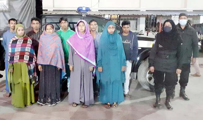 RAB-10 detains nine members of 'Hazir Kamla' fraud gang conducting raids at different places including the city's Jatrabari on Saturday.