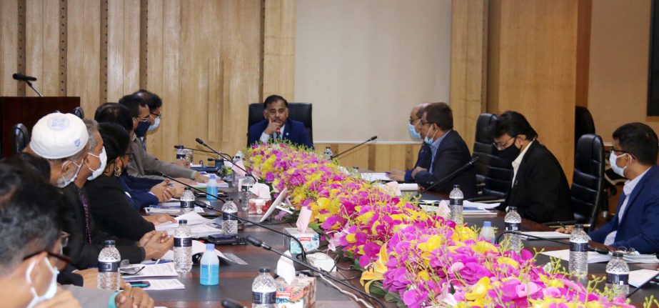 Md. Ataur Rahman Prodhan, CEO & Managing Director of Sonali Bank Limited, presiding over the bank's Senior Management Team (SMT) meeting at the bank head office in the city on Monday. DMDs and respective officials of the bank were present.