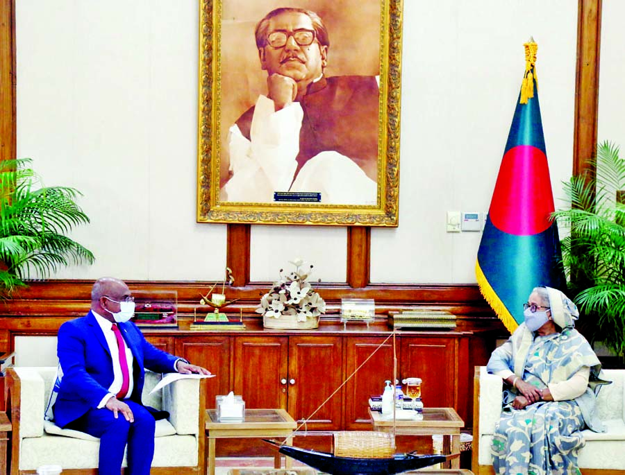 Foreign Minister of Maldives Abdulla Shahid calls on Prime Minister Sheikh Hasina at Ganobhaban on Wednesday. PID photo