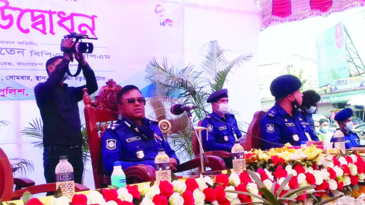 DIG Abul Baten speaks at the inaugural ceremony of e-traffic prosecution activities in eight northern districts from Natore at a ceremony held at the town's Madrasa intersection on Monday.