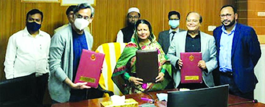 Hosne Ara Begum, Managing Director of Bangladesh Hi-Tech Park Authority (BHTPA), Abu Reza Khan, Managing Director of Summit Technopolis (a subsidiary of Summit Group) and Kazi Shakil, Chairman of Oryx Biotech, exchanging document after signing a tripartit