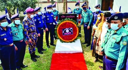 On the occasion of Police Memorial Day in Barishal, Range DIG Shafiqul Islam and Metropolitan Police Commissioner Shahabuddin Khan and Barishal District Police super Maruf Hossain laid wreaths at the memorial of the slain policemen at Barisal Police Line