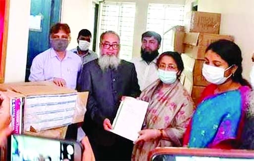 Diamond Egg Poultry Company gifted a large quantity of hygiene products to Kapasia Upazila Health Complex in Kapasia, Gazipur on Sunday morning. Local MP Simeen Hussain Rimi received those from the company official.