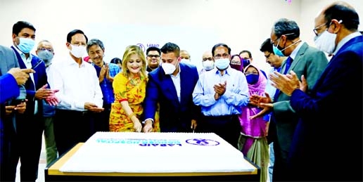 Dr. AM Shamim, Chairman of LabAid Group, Cancer Hospital inaugurating the LabAid Cancer Hospital and Super Specialty Center in the city recently. Shakeef Shamim, Managing Director, specialist doctors and senior officials of LabAid Group were present.