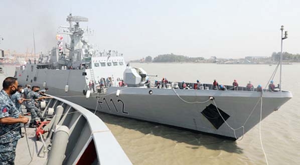 Bangladesh Naval warship BN Pratya returned to Chattogram Naval Base in Patenga after participating the International Defence Exhibition held in UAE in last month.