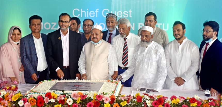 Mozaffar Hossain Paltu, Founder Chairman of Union Insurance Company Limited, inaugurating the company's shifted head office in Dr. Tower in city's box culvert road at Purana Palton on Monday as chief guest. Talukder Md Zakaria Hossain, CEO, other direct