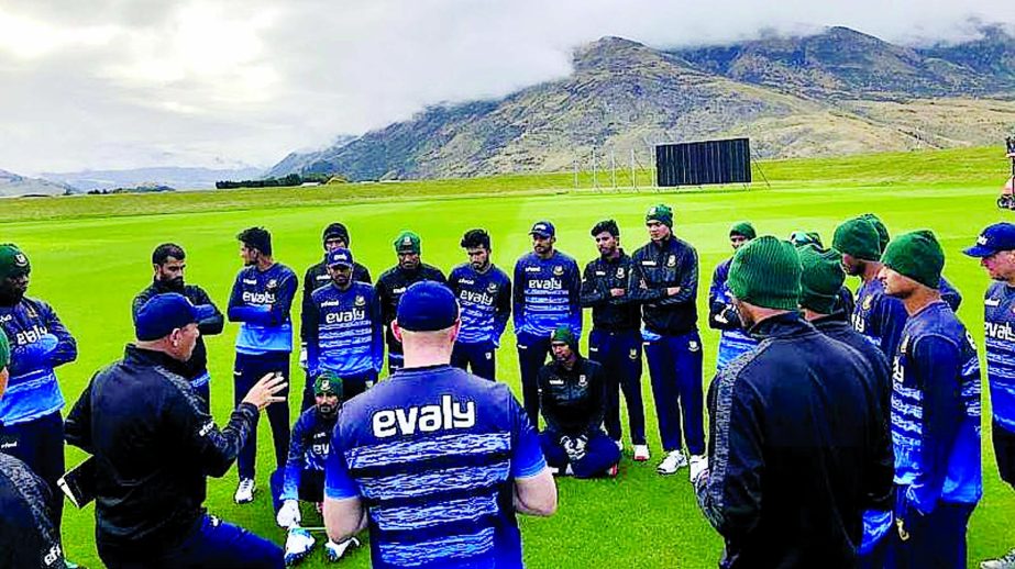 Batting coach of Bangladesh team Jon Lewis giving tips to the players during the practice session at Wellington in New Zealand on Thursday.