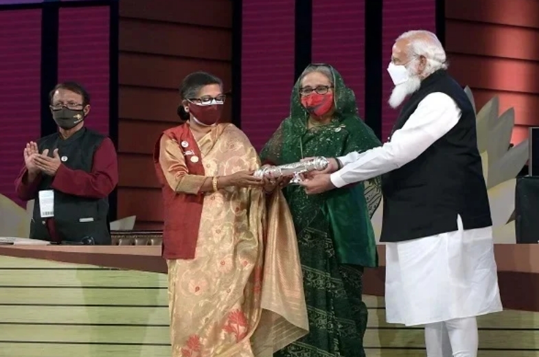 Indian Prime Minister Narendra Modi today handed over the Gandhi Peace Prize for Bangabandhu Sheikh Mujibur Rahman to his younger daughter Sheikh Rehana- PID