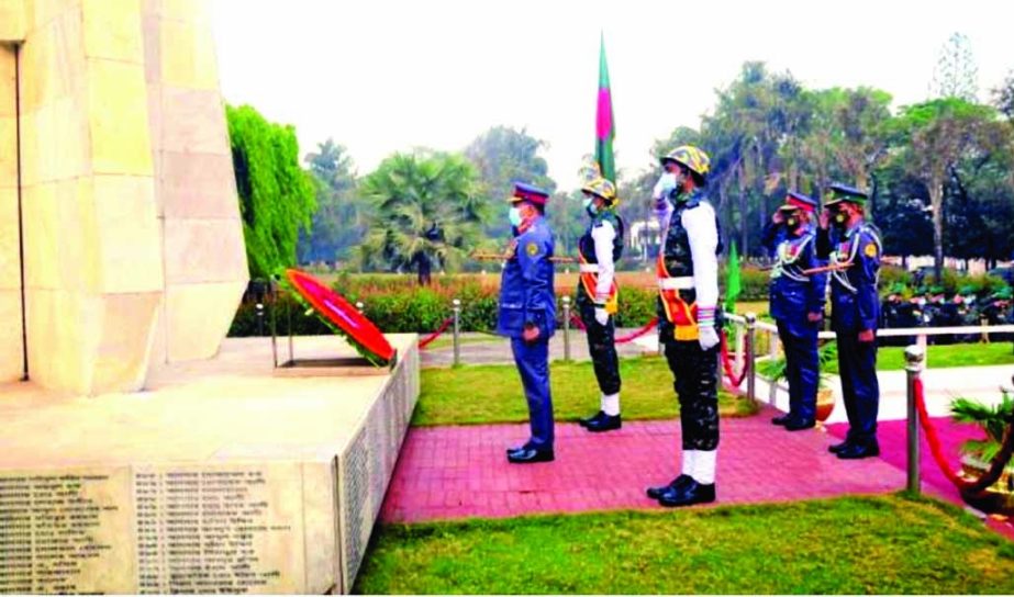 Director General of Bangladesh Ansar and Village Defence Party Major General Mizanur Rahman Shamim paid floral tribute at the Memorial at Ansar and VDP Academy in Shafipur, Gazipur on Friday (26th March), marking the Independence and National Day.