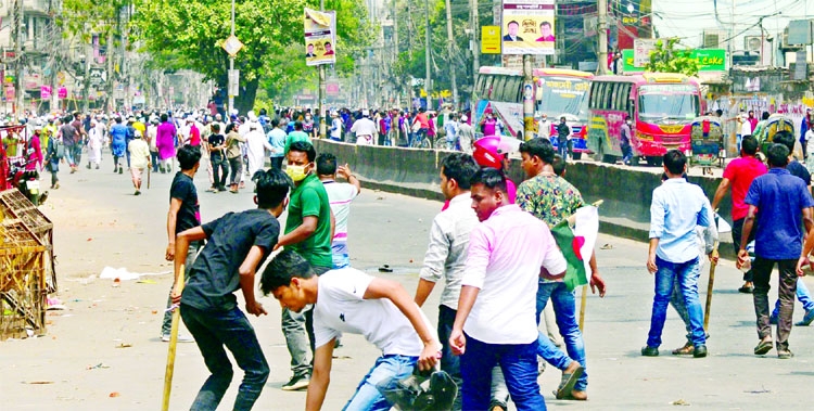 There was a chase and counter-chase between hartal supporters and anti- hartal activists at Paltan area in the capital on Sunday.