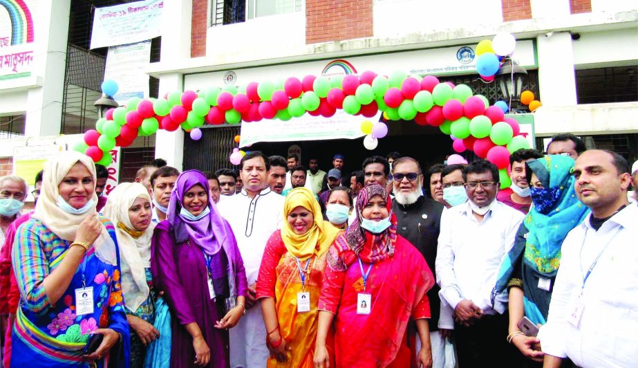 Liberation War Affairs Minister Adv. AKM Mozammel Haque, MP visits Rabeya Anwar Nagar Matrishadan Hospital at 31 no. Ward of Gzzipur City Corporation on Monday. City Mayor Adv. Jahangir Alam also wa present.