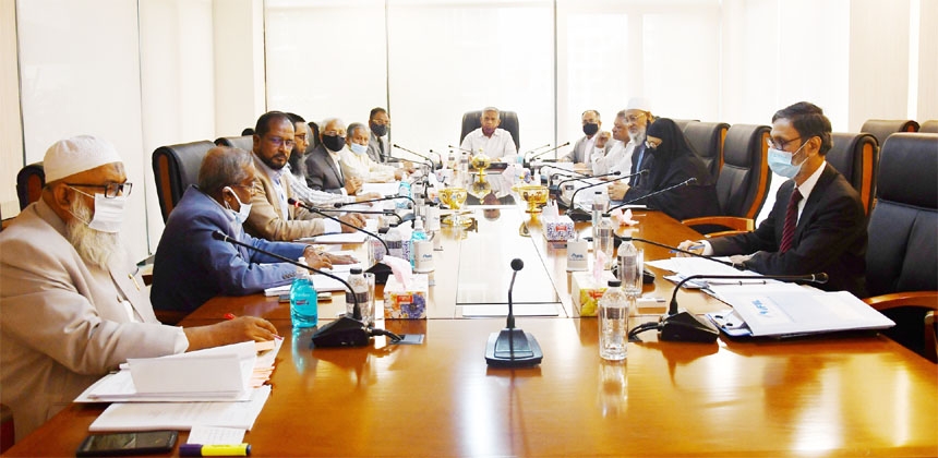 Rezakul Haider, Chairman, Board of Directors of Islamic Finance and Investment Limited (IFIL), presiding over the 279th meeting of the company at its head office in the capital recently where a number of investment proposals were approved. Anwar Hossain C