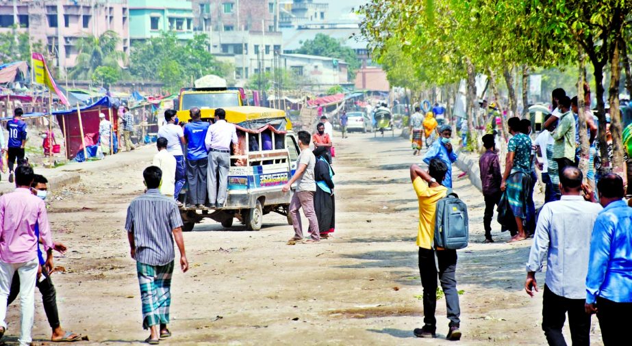 Commoners face untold sufferings to reach their destinations due to want of mass transport. The snap was taken from the city's Jurain area on Monday.