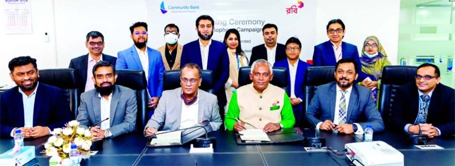 Community Bank Bangladesh Limited and Robi have recently launched a handset bundle campaign for the Community Bank's employees and the members of the Bangladesh Police having accounts with the bank. Mahtab Uddin Ahmed, Managing Director and CEO of Robi a