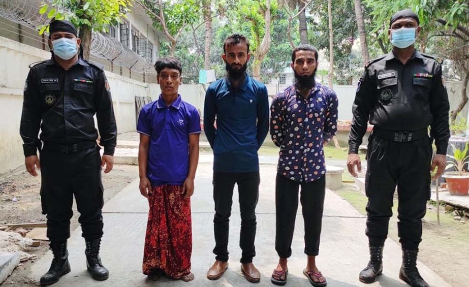 RAB-2 detains 3 drug peddlers with hemp and yaba conducting raid in the city's Jatrabari Dania Bishwa Road on Saturday.