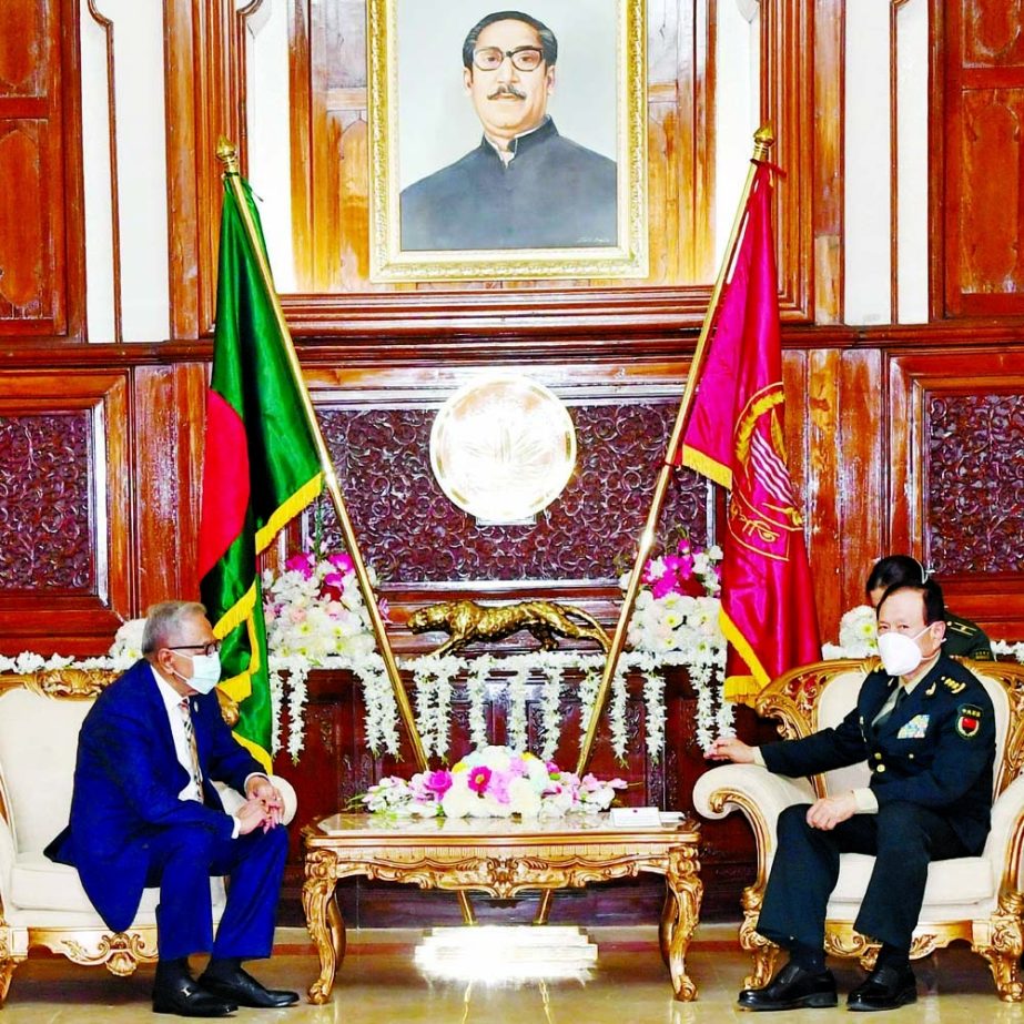 Chinese Defense Minister General Wei Fenghe calls on President Abdul Hamid at Bangabhaban on Tuesday. PID photo