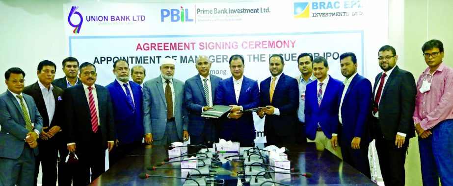 ABM Mokammel Hoque Chowdhury, Managing Director of Union Bank Limited and Khandoker Raihan Ali, Chief Operating Officer of Prime Bank Investment Limited and Syed Rashed Hussain, CEO of BRAC EPL Investments, exchanging document after signing an agreement t