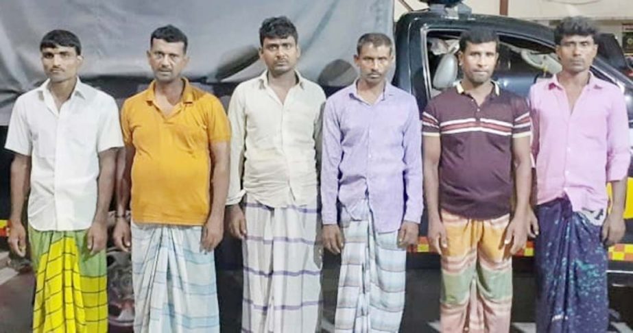 RAB-10 detains 20 gamblers conducting raid in the city's Chwakbazar and Bangshal thana areas on Thursday.