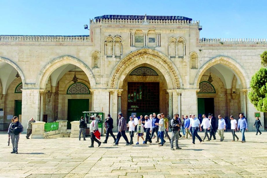 Dozens of Jewish settlers, flanked by heavily armed Israeli special forces, stormed the Al-Aqsa Mosque compound in occupied East Jerusalem on early Sunday morning.