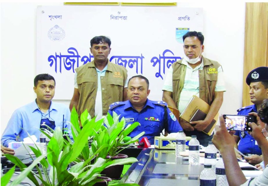 S.M Shafiullah, Superintendent of Gazipur Police, speaks at a press briefing at the conference room of the SP office on Tuesday.