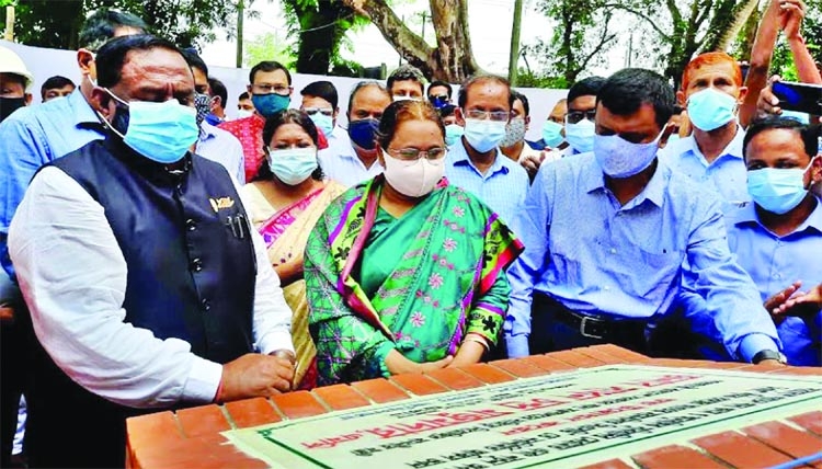 Food Minister Sadhan Chandra Majumder inaugurates newly constructed office building on the CSD premises in Mymensingh on Friday.
