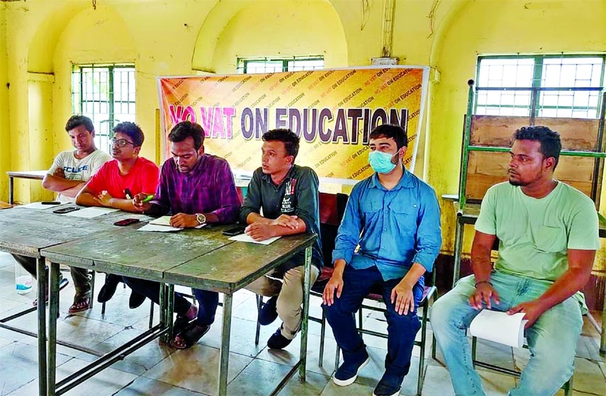 A section of students from private universities briefing at a press conference at Modhu’s Canteen of Dhaka University on Friday protesting the imposition of 15pc tax on private universities in the proposed 20212-22 FY National Budget.