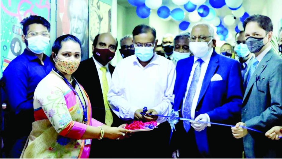 Information and Broadcasting Minister Dr. Hasan Mahmud inaugurates digital media laboratory of North South University on its campus in the city's Basundhara residential area on Thursday.