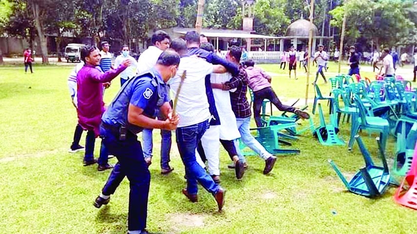 Police charge baton on the activists of BNP students' wing Chhatra Dal, Mymenshing unit while organising a meeting at the Dakhil Madrasa ground of south Charkalibari in Mymensingh suburb on Thursday.